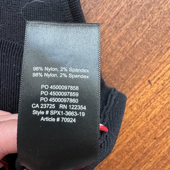 ✨ Babaton/Aritzia | High neck knit crop tank top | Size S ✨ - Picture 5 of 7